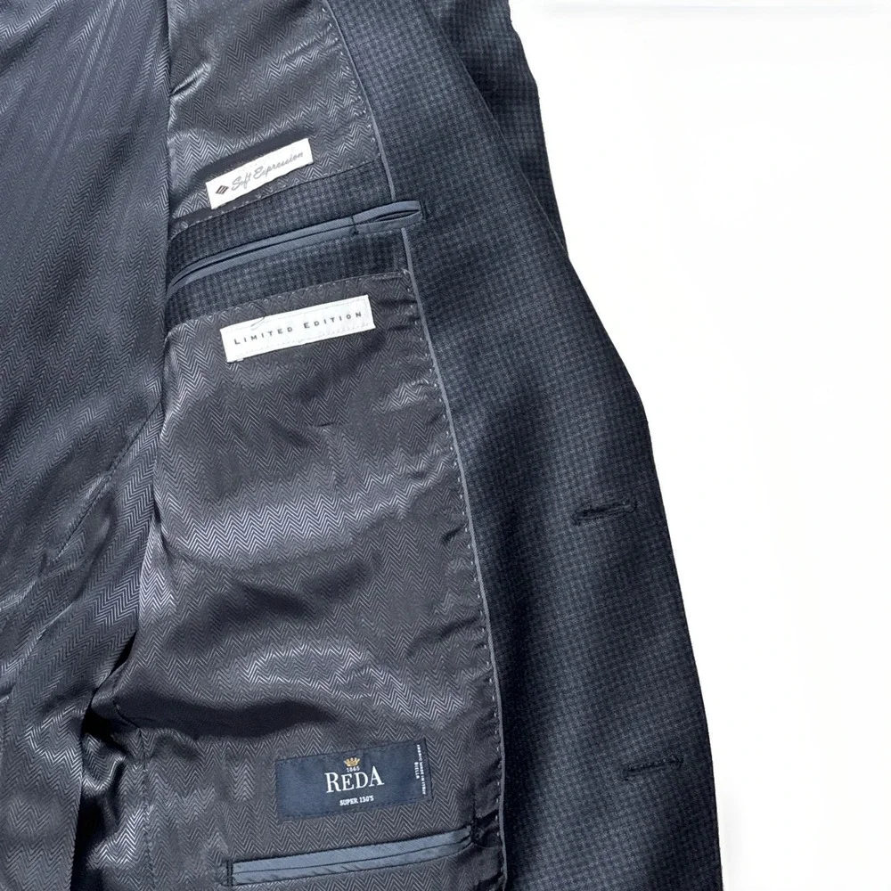 Joseph Abboud small flaw